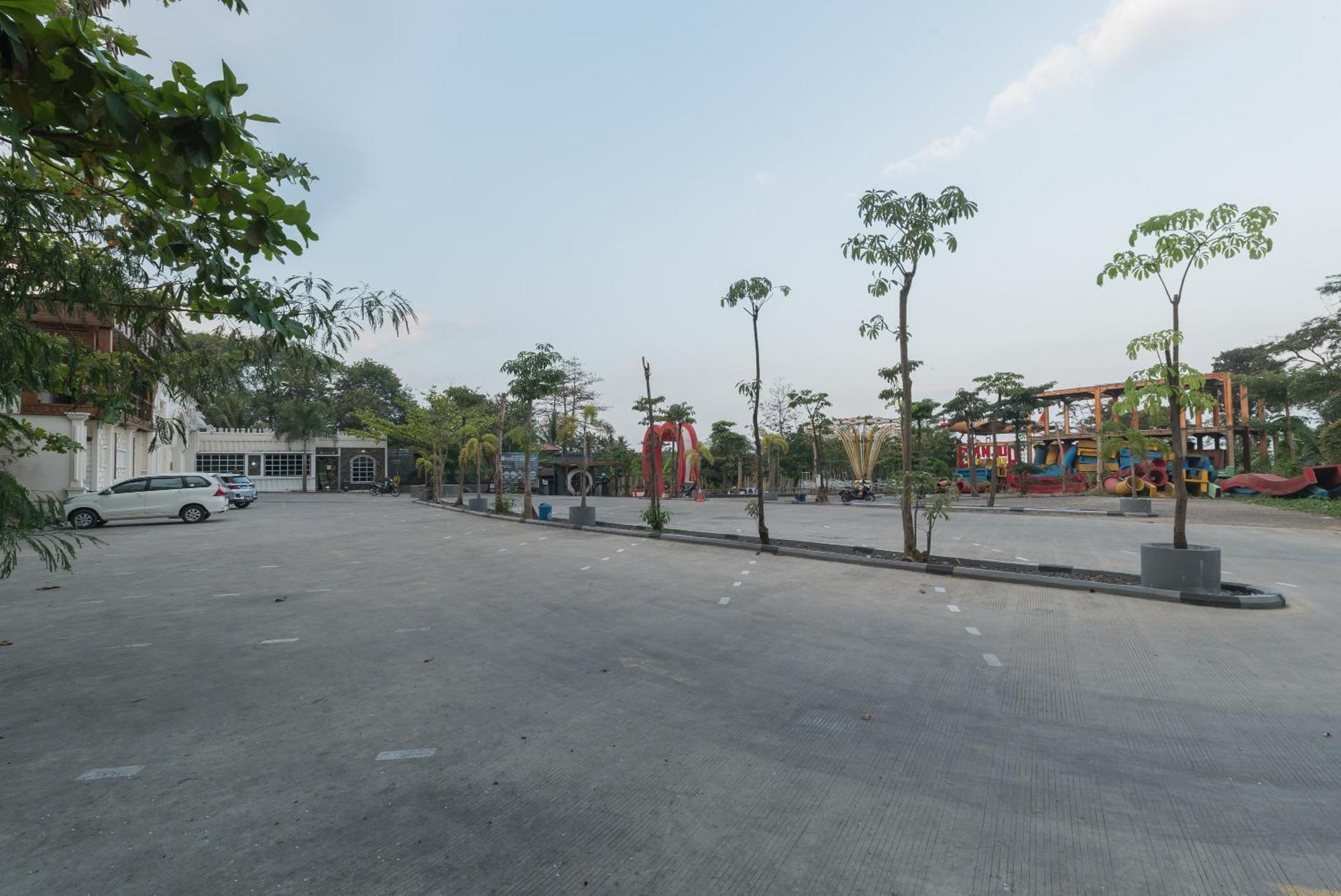 Urbanview Hotel Cianjur City Park By Reddoorz Buitenkant foto