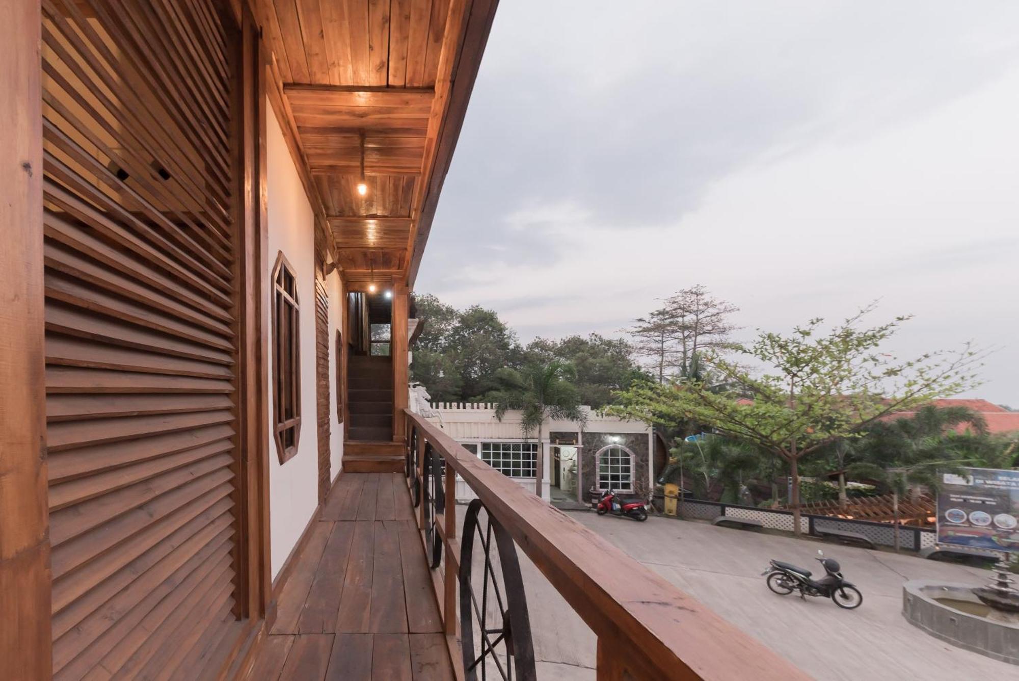 Urbanview Hotel Cianjur City Park By Reddoorz Buitenkant foto