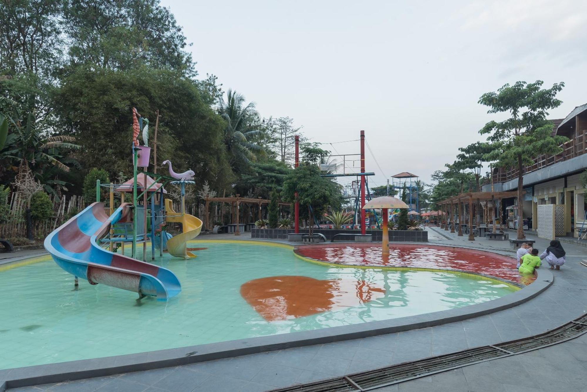 Urbanview Hotel Cianjur City Park By Reddoorz Buitenkant foto