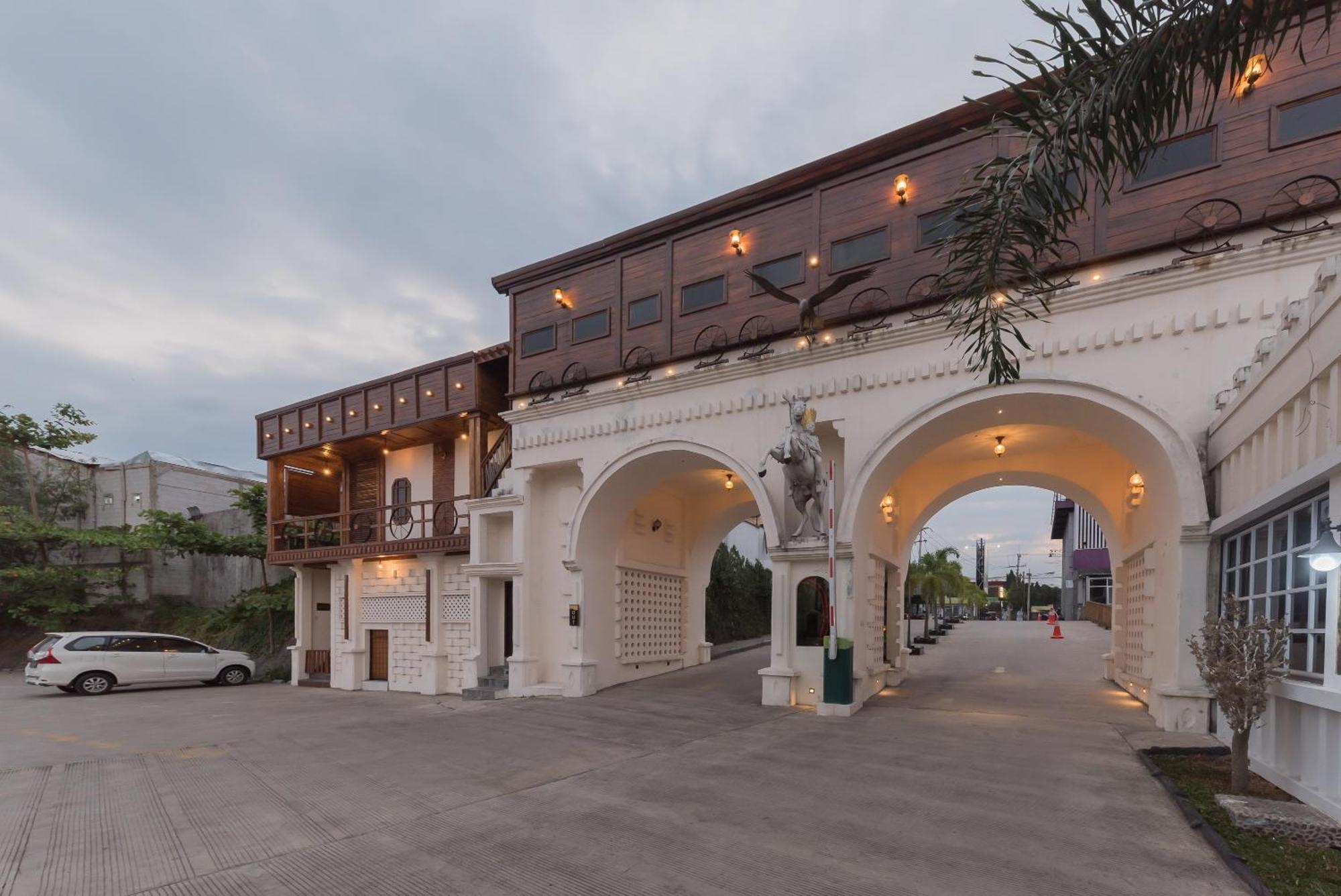 Urbanview Hotel Cianjur City Park By Reddoorz Buitenkant foto