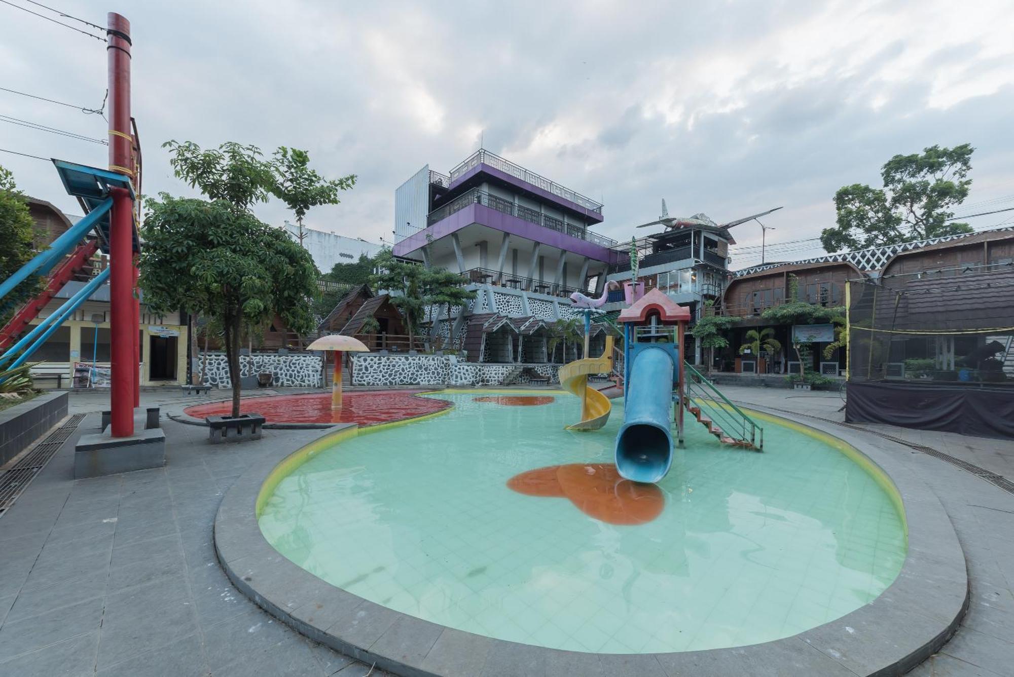 Urbanview Hotel Cianjur City Park By Reddoorz Buitenkant foto